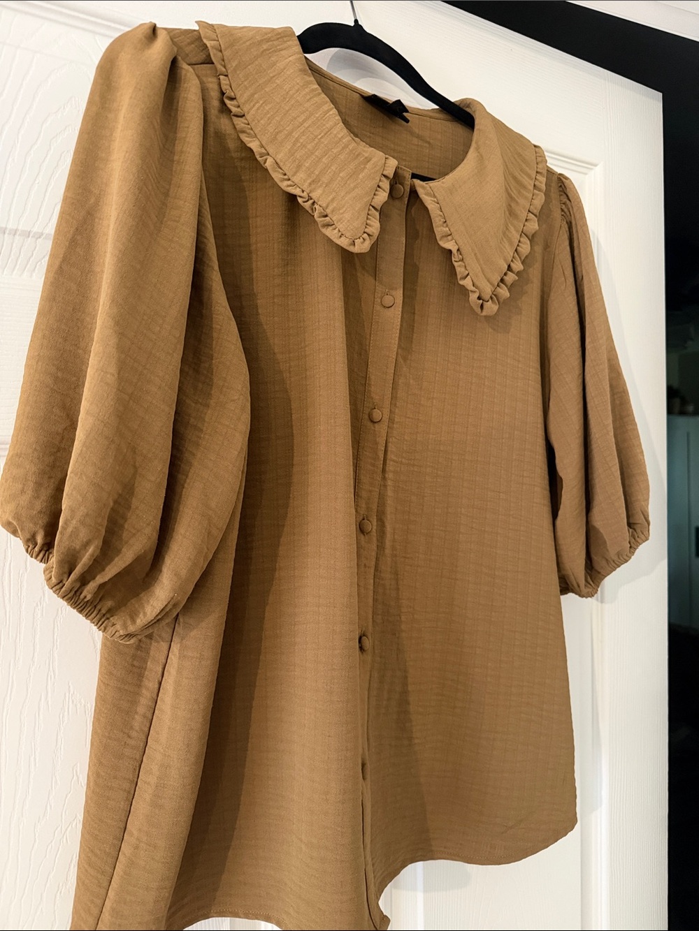 Women’s Button-Front Blouse with Ruffle Peter Pan Collar - Green/Tan - Picture 2 of 4